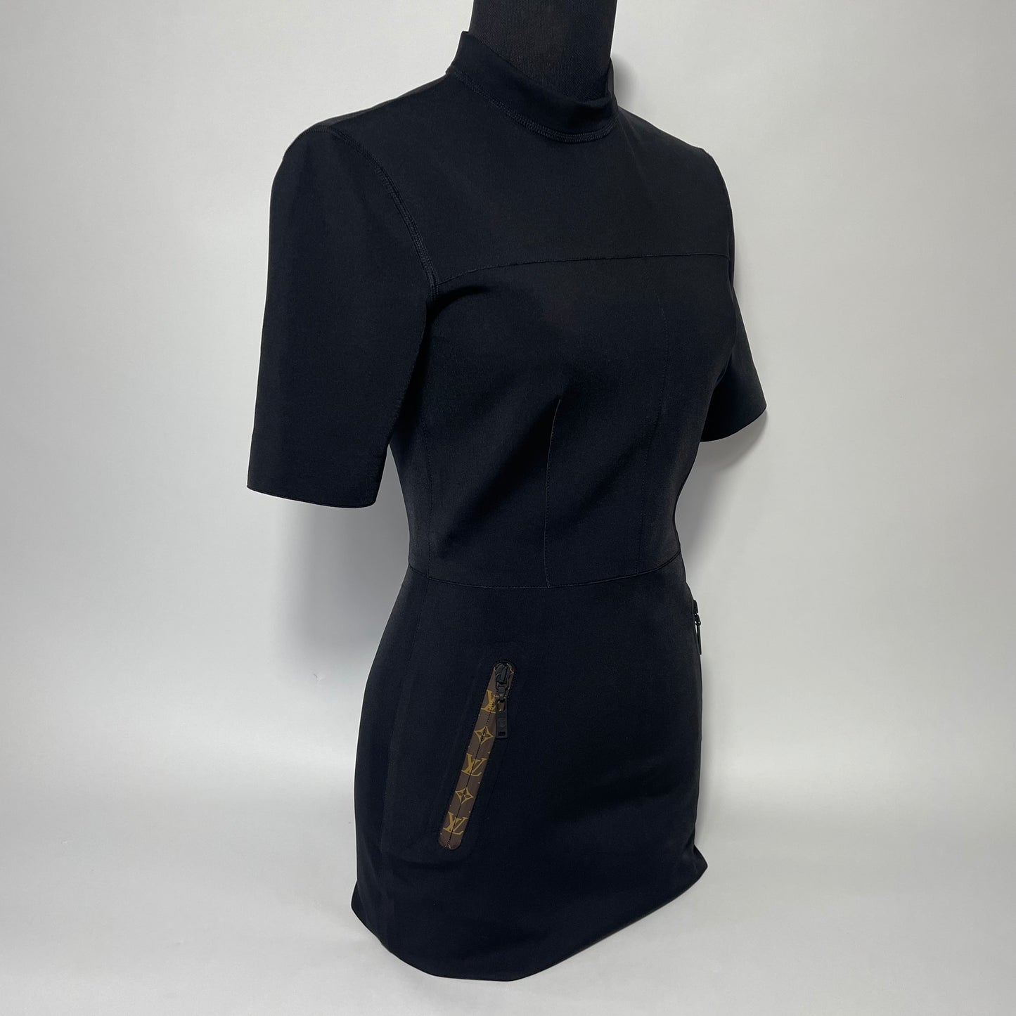 Louis Vuitton Short Sleeved Fitted Dress EU 34 / XS / UK 6