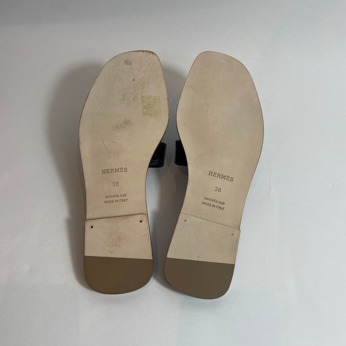 Hermès Crocodile Orans EU 38/UK 5